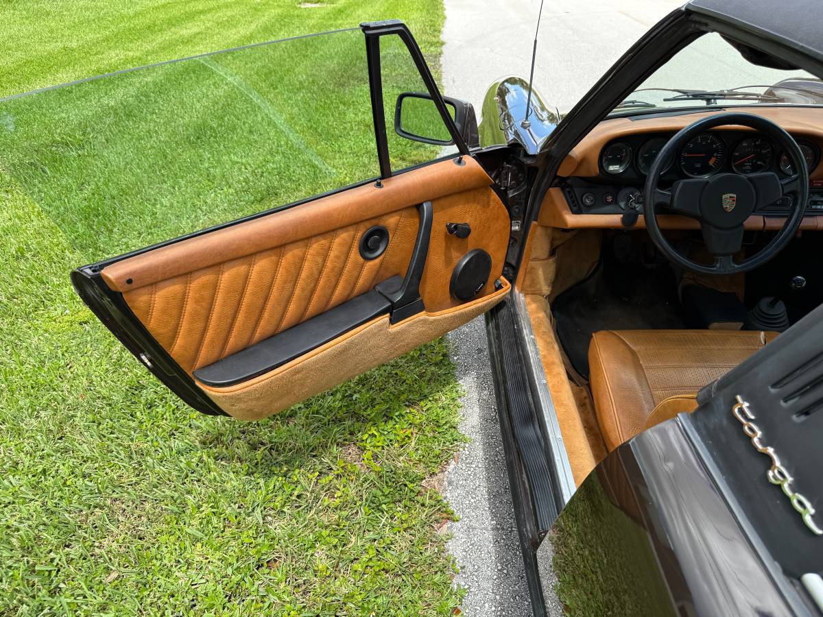 Porsche-911-1981-13