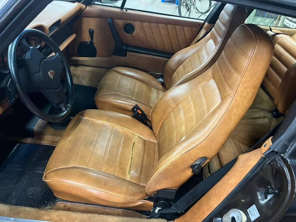 Porsche-911-1981-17