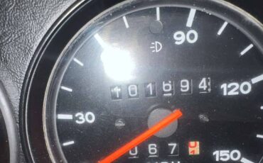Porsche-911-1981-19