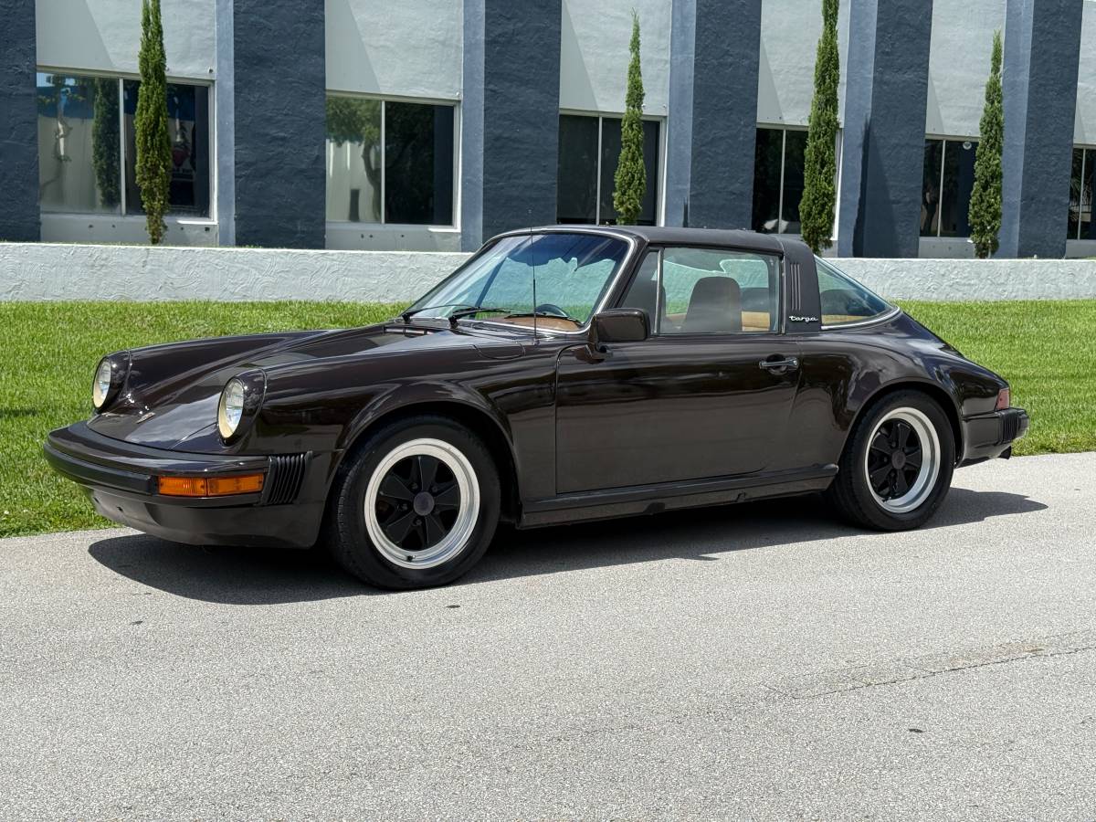 Porsche-911-1981-22