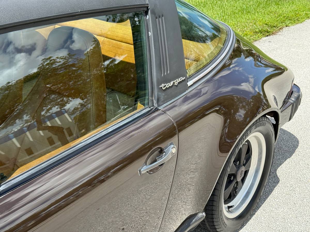 Porsche-911-1981-5