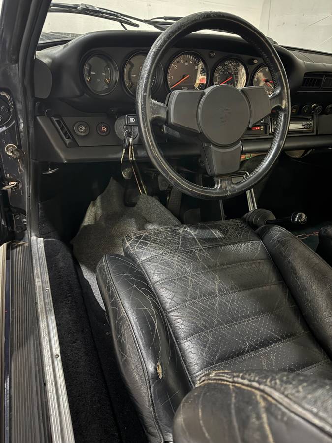 Porsche-911-1981-6
