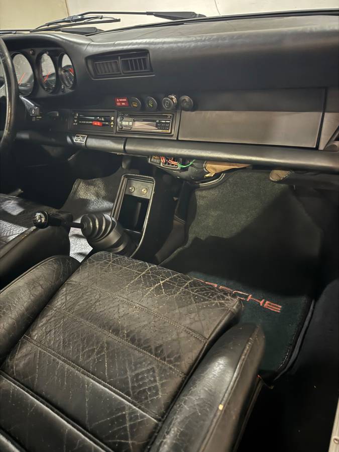 Porsche-911-1981-7