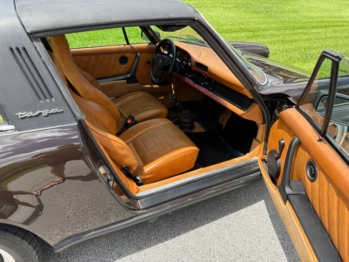 Porsche-911-1981-9