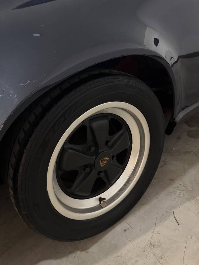Porsche-911-1981-9