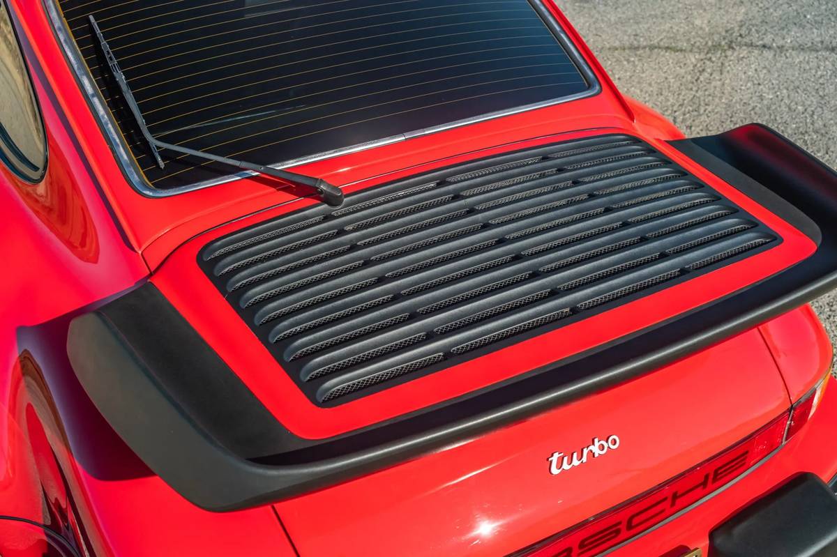 Porsche-911-turbo-1979-red-27