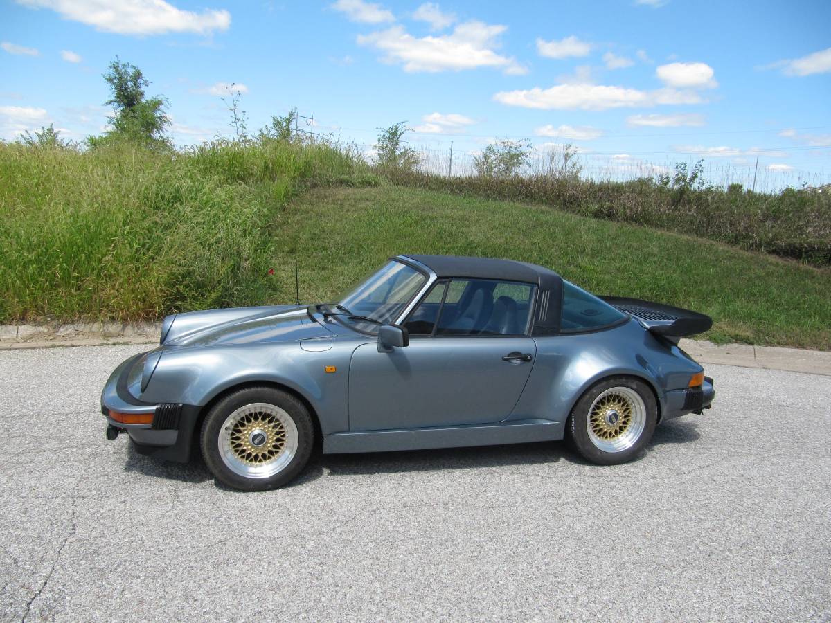 Porsche-911-turbolook-targa-1983-blue-2