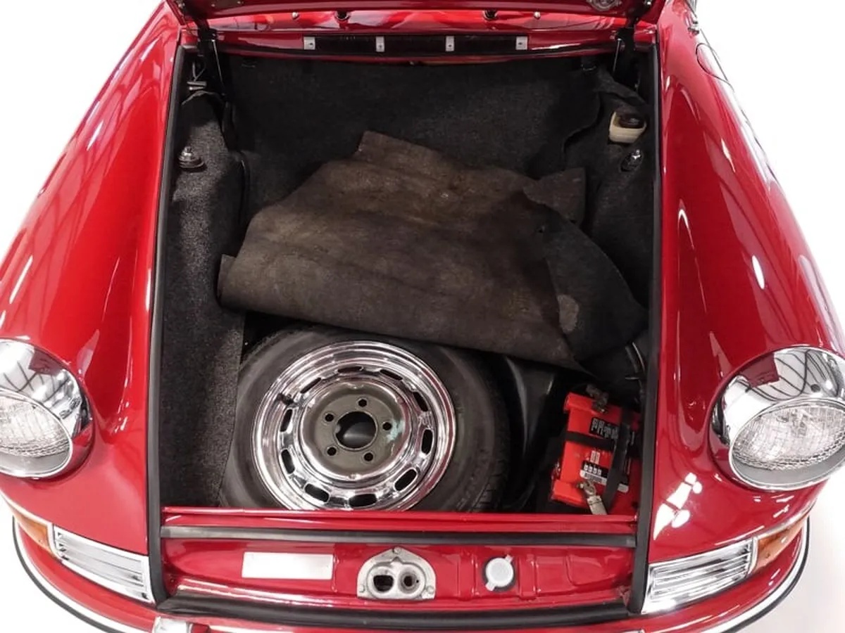 Porsche-912-1968-Red-Black-17