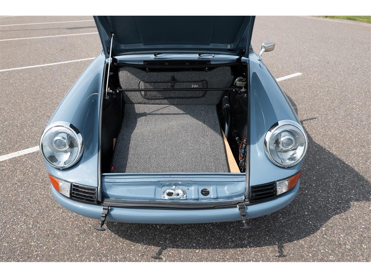 Porsche-912-1969-Aetna-Blue-Black-18