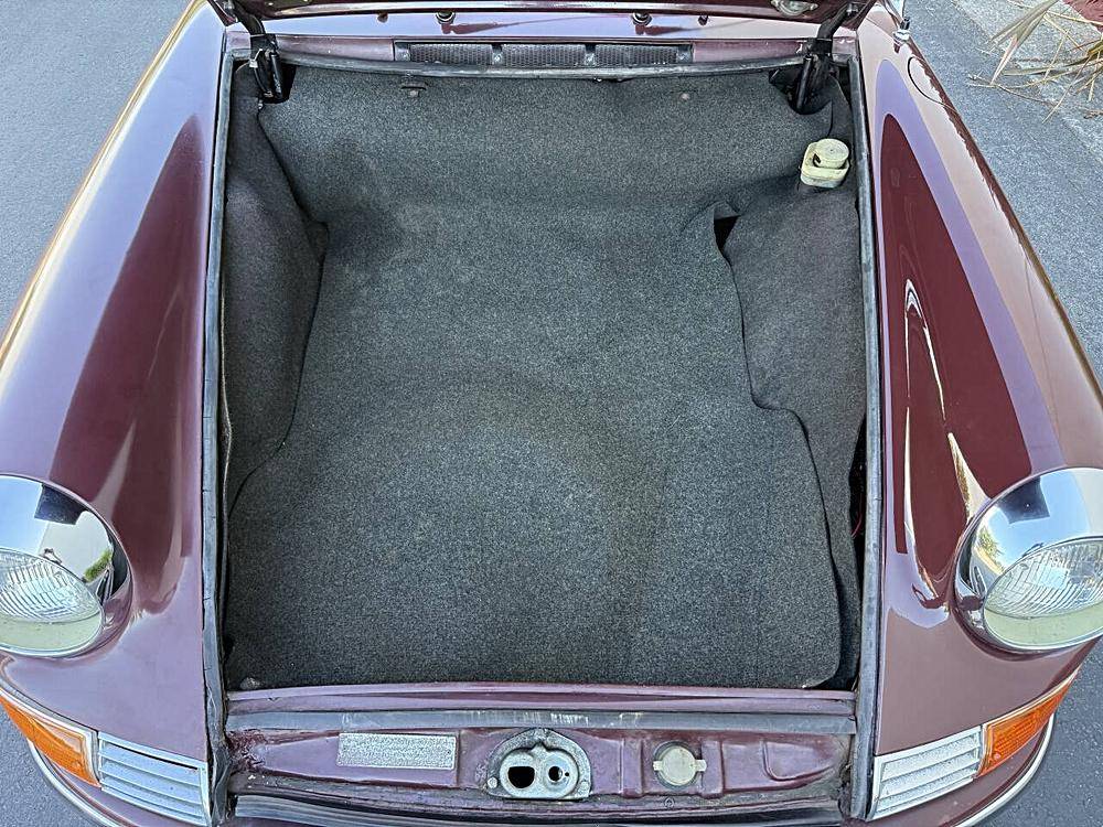 Porsche-912-1969-purple-39