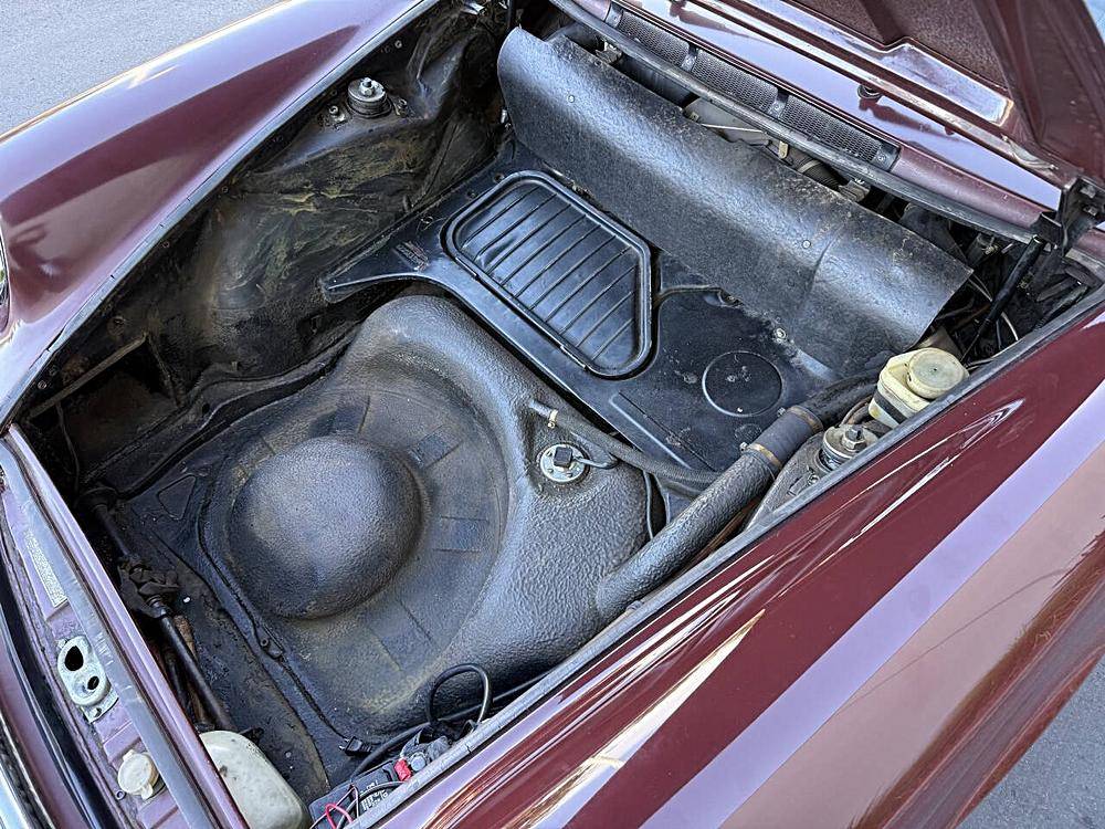 Porsche-912-1969-purple-40