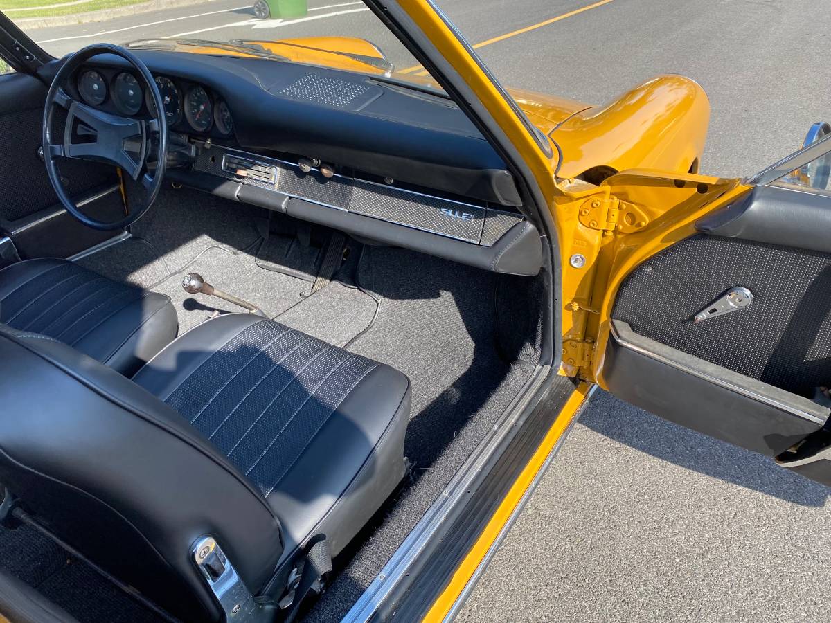 Porsche-912-1969-yellow-12