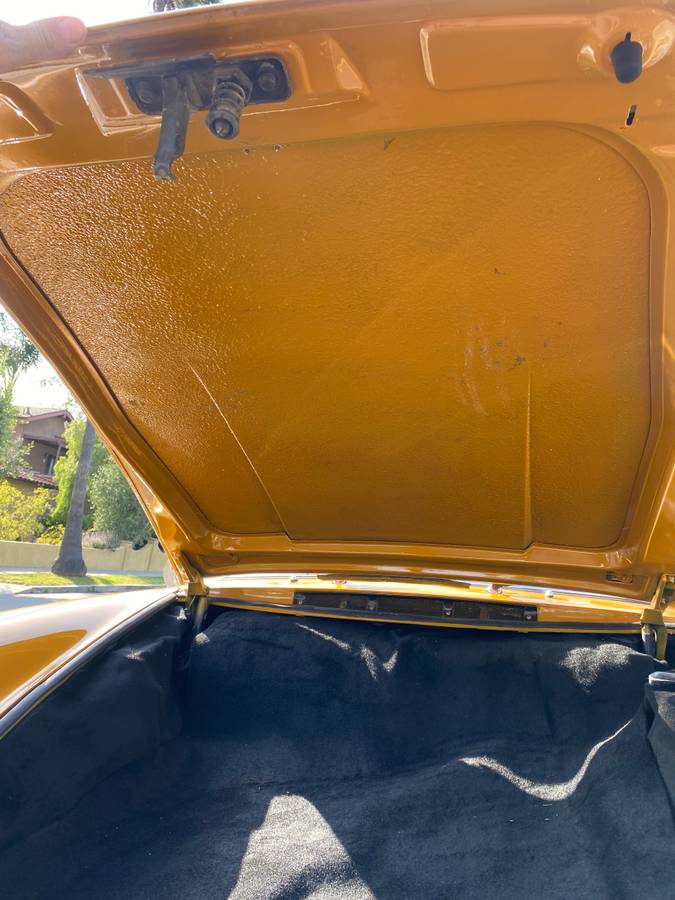 Porsche-912-1969-yellow-14