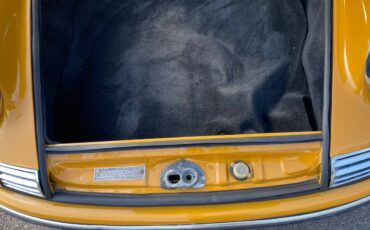 Porsche-912-1969-yellow-17