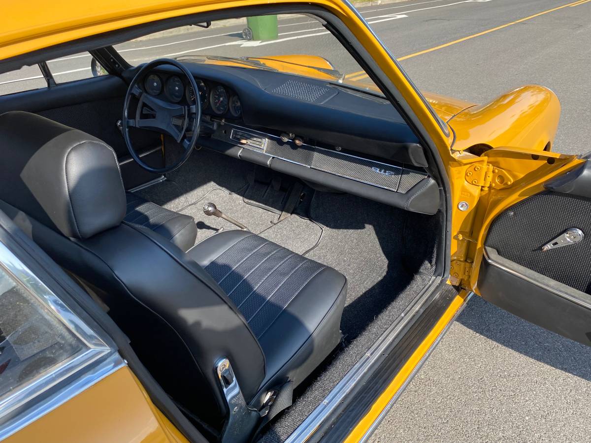 Porsche-912-1969-yellow-22