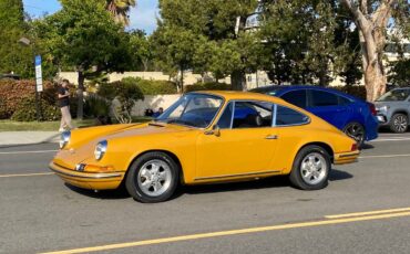 Porsche-912-1969-yellow-3