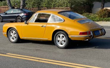 Porsche-912-1969-yellow-4