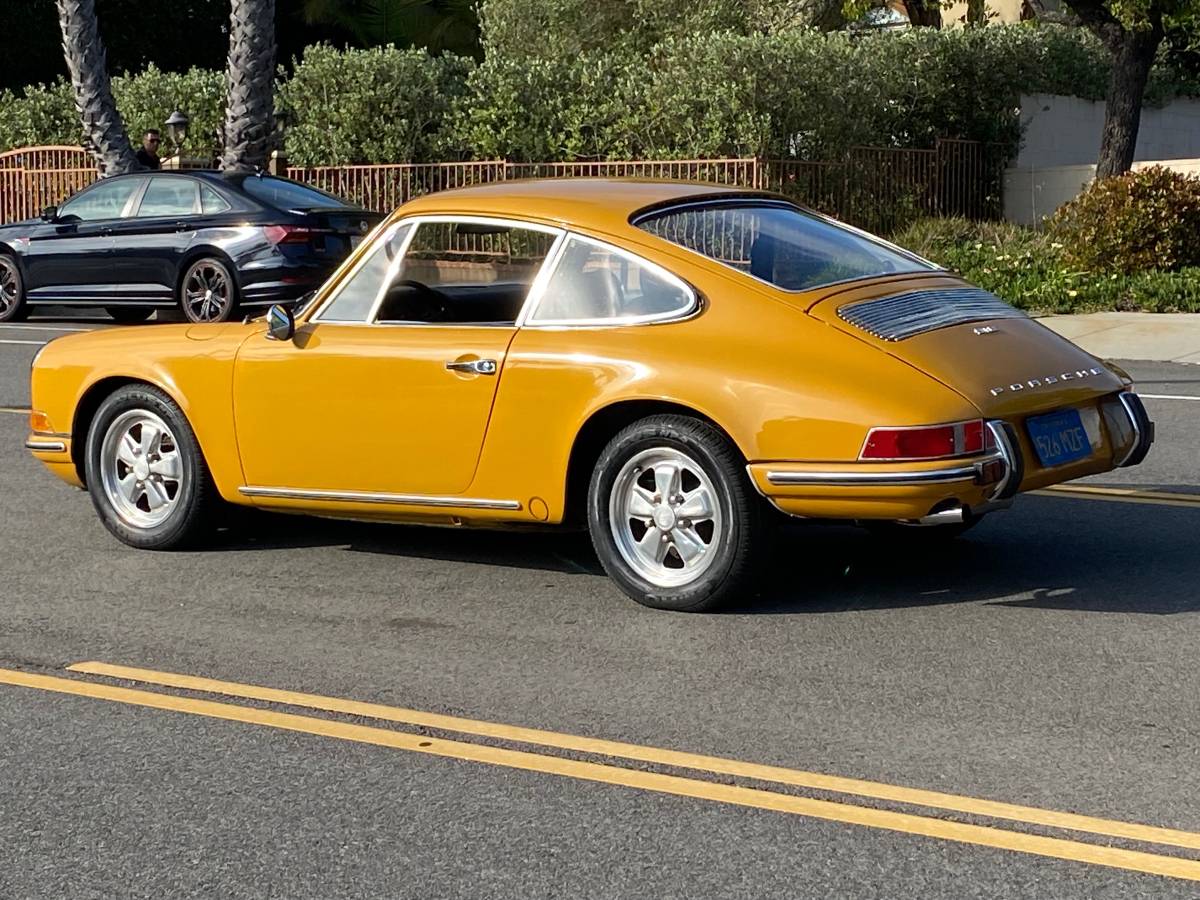 Porsche-912-1969-yellow-4