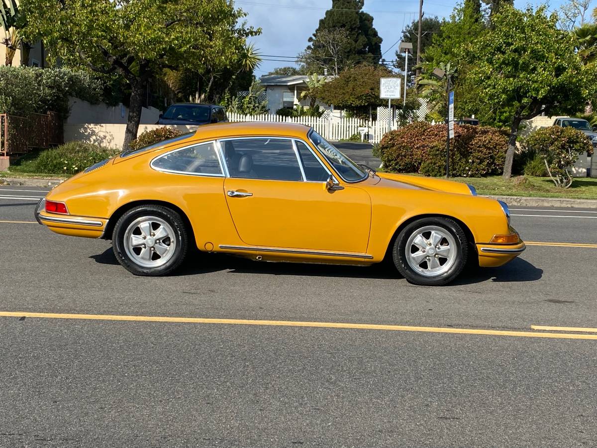 Porsche-912-1969-yellow-6