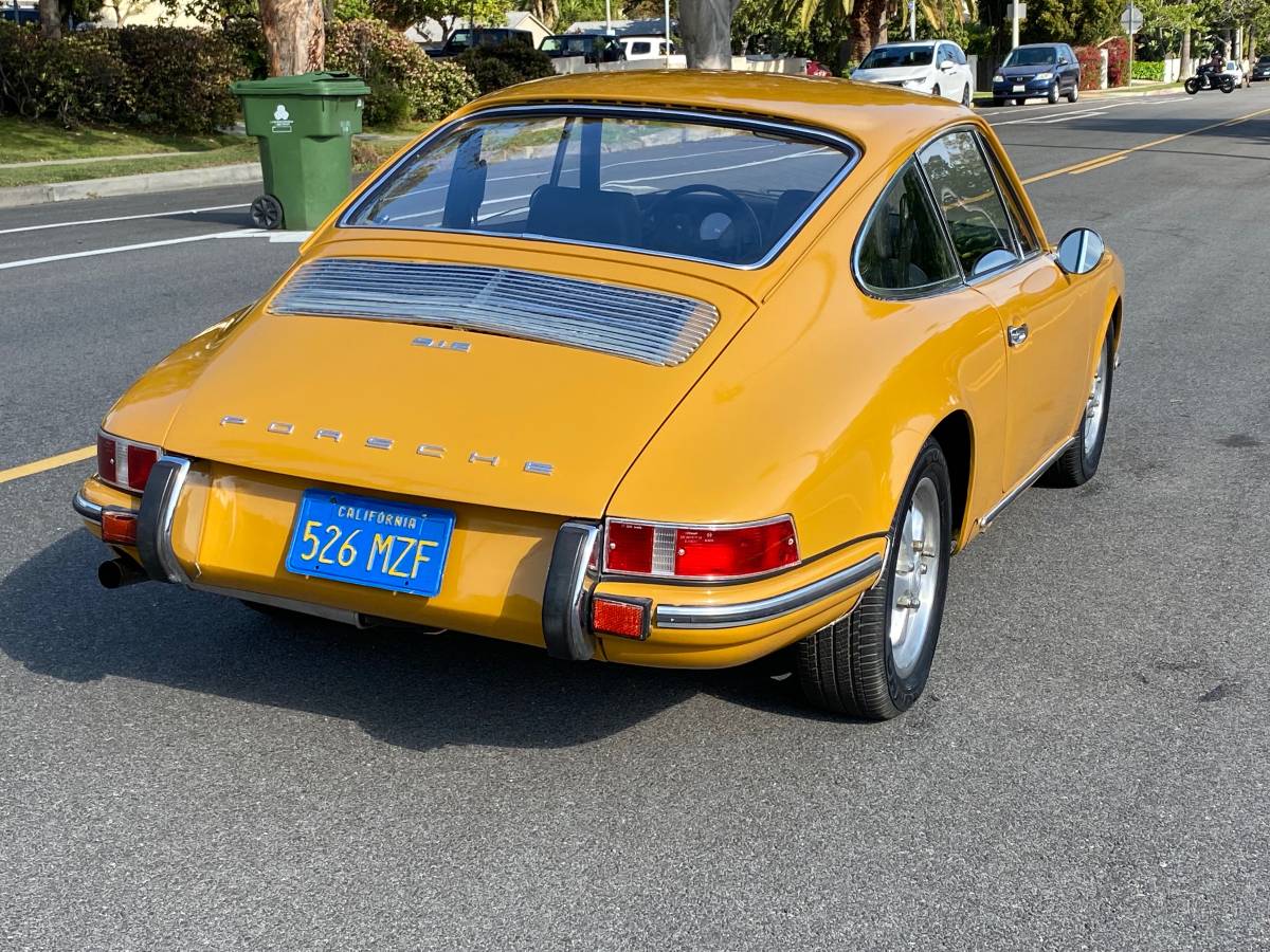Porsche-912-1969-yellow-9