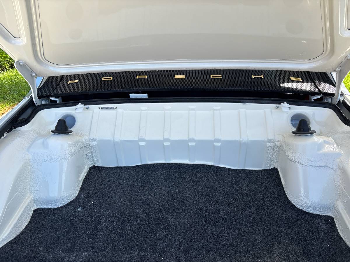Porsche-914-1971-white-7