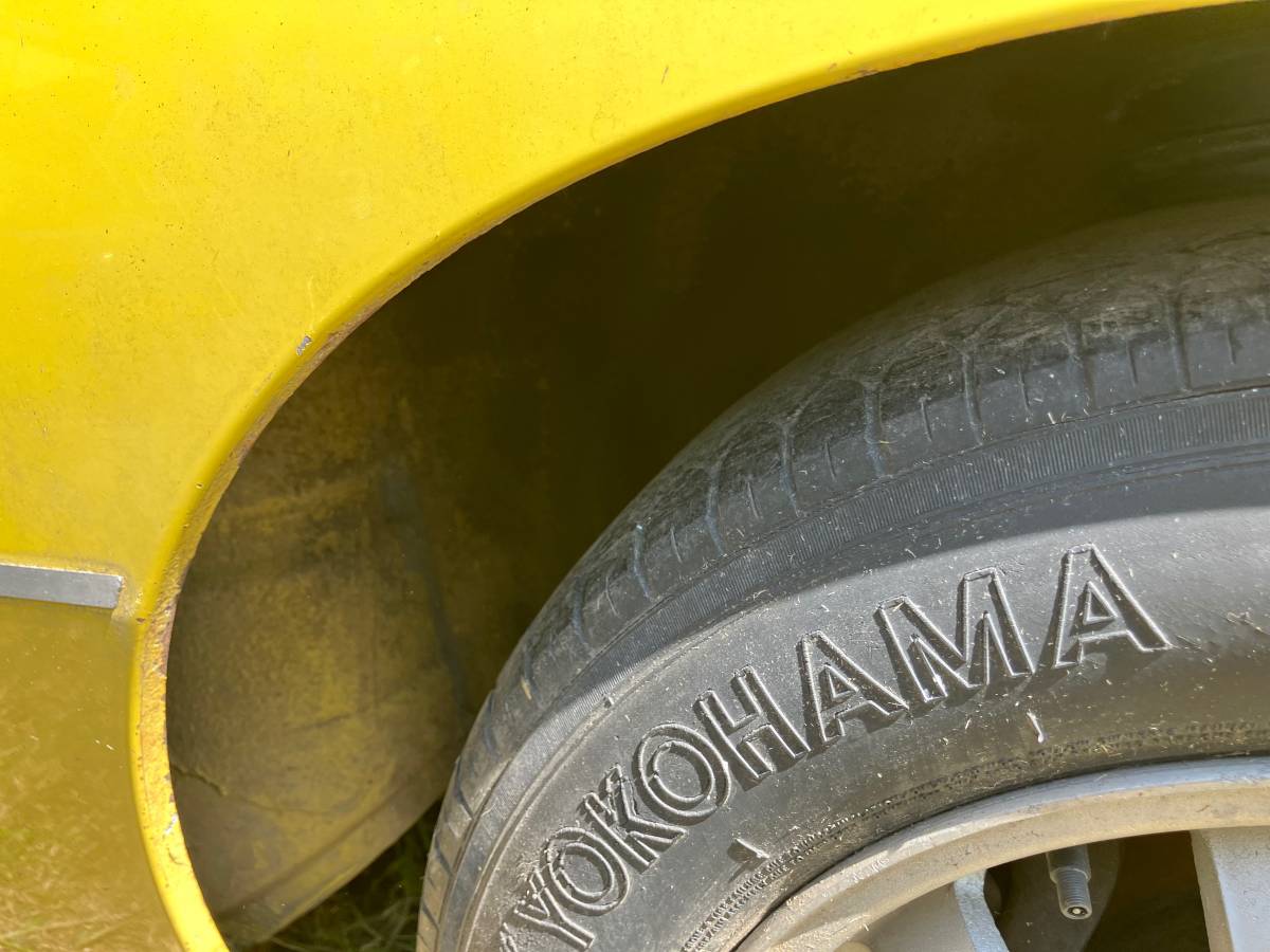 Porsche-924-1976-yellow-12