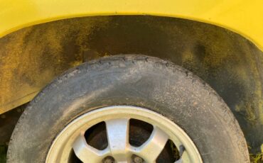 Porsche-924-1976-yellow-22