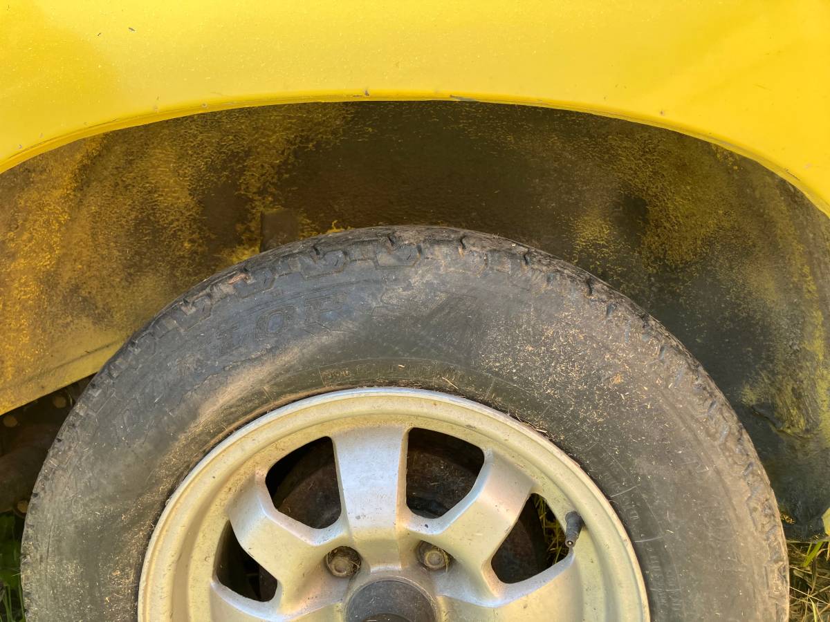 Porsche-924-1976-yellow-22