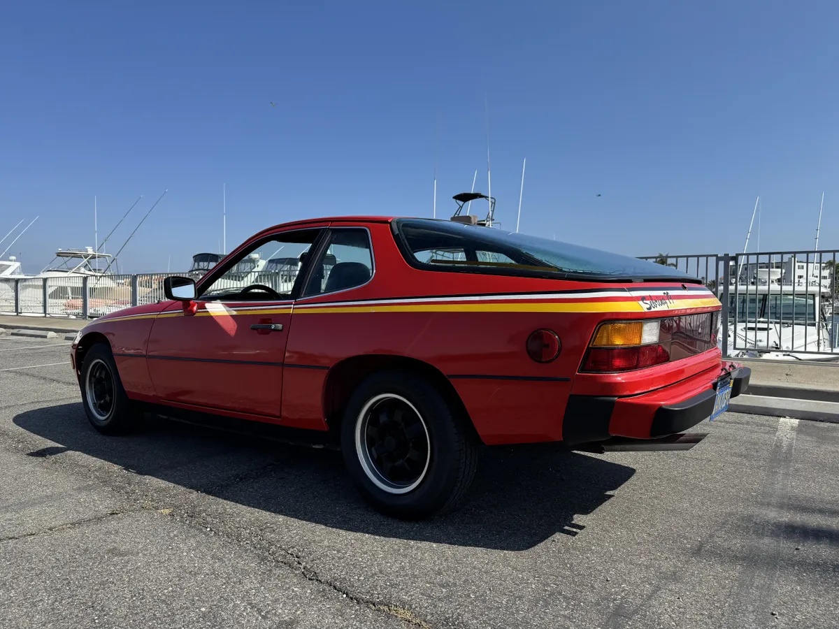 Porsche-924-1979-Guards-Red-Tartan-Red-1