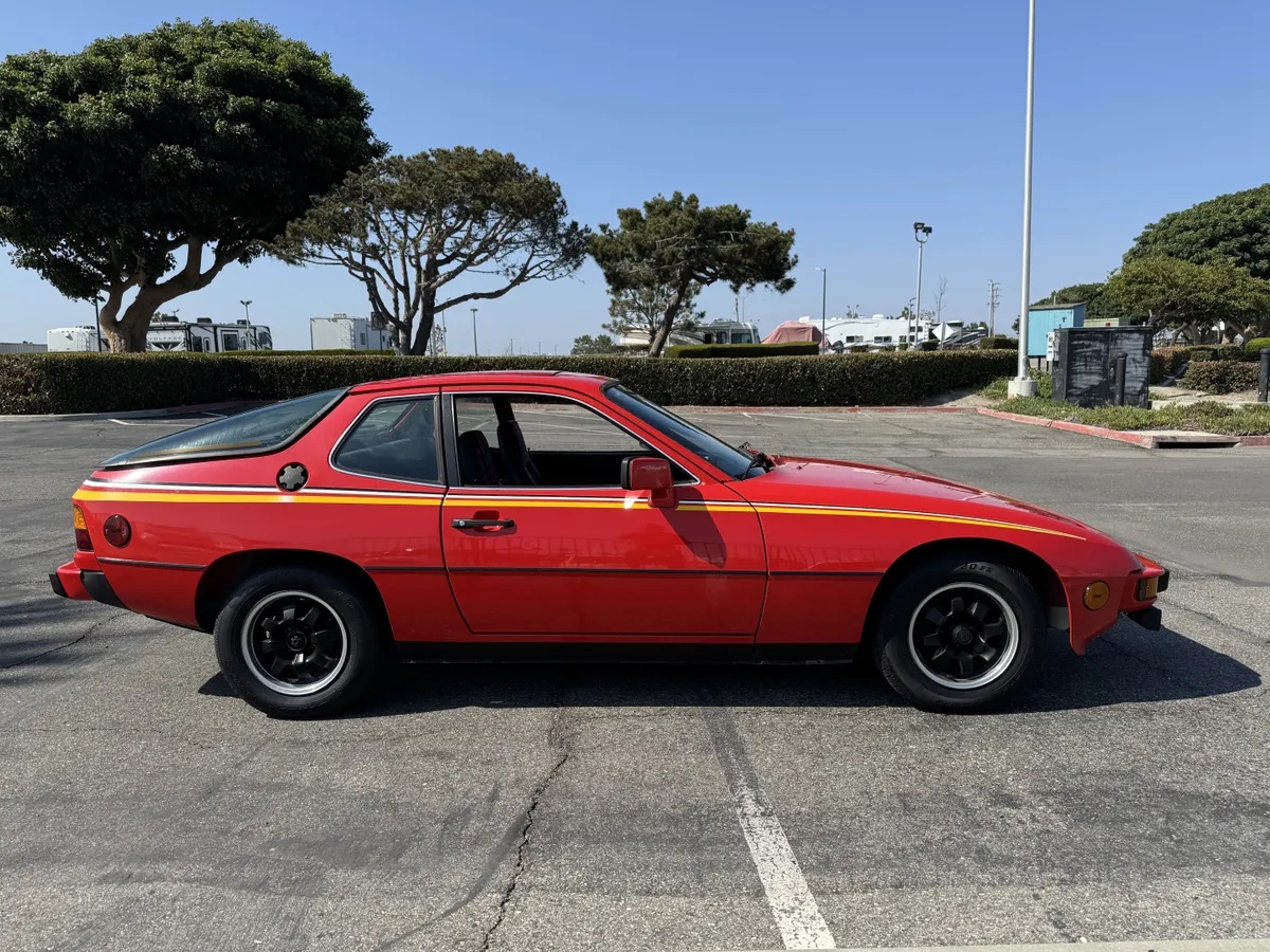 Porsche-924-1979-Guards-Red-Tartan-Red-15