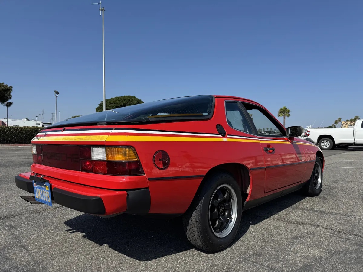 Porsche-924-1979-Guards-Red-Tartan-Red-16