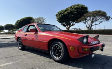 Porsche-924-1979-Guards-Red-Tartan-Red
