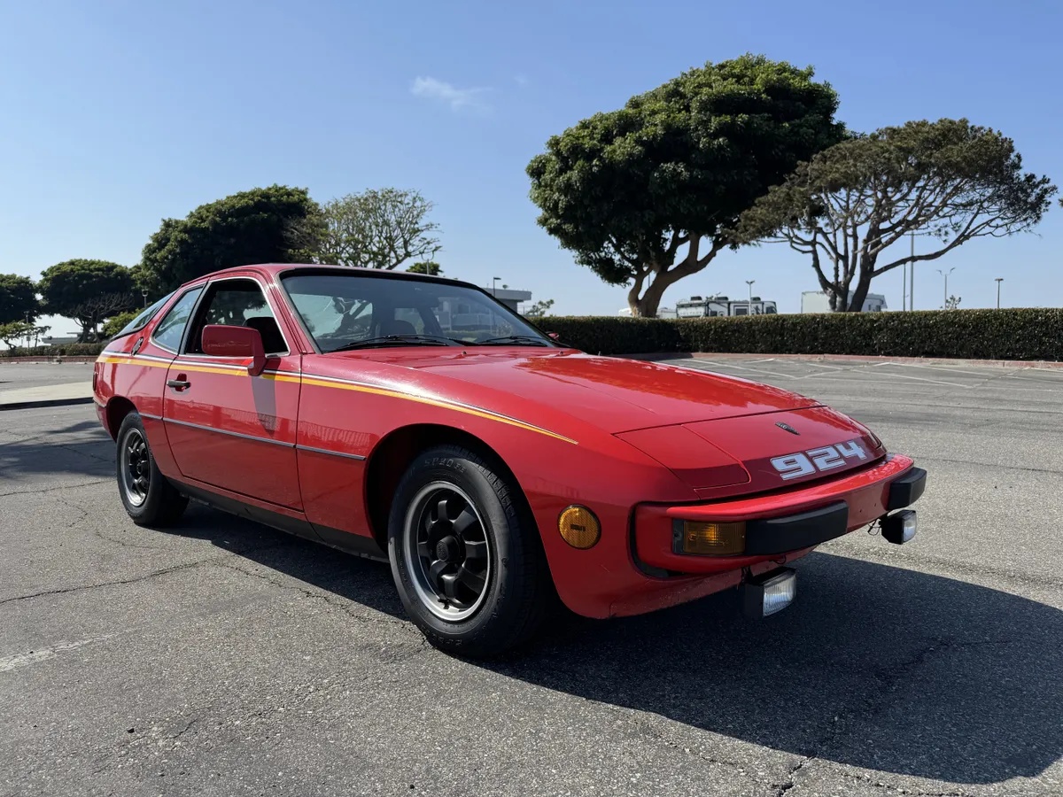 Porsche-924-1979-Guards-Red-Tartan-Red-6