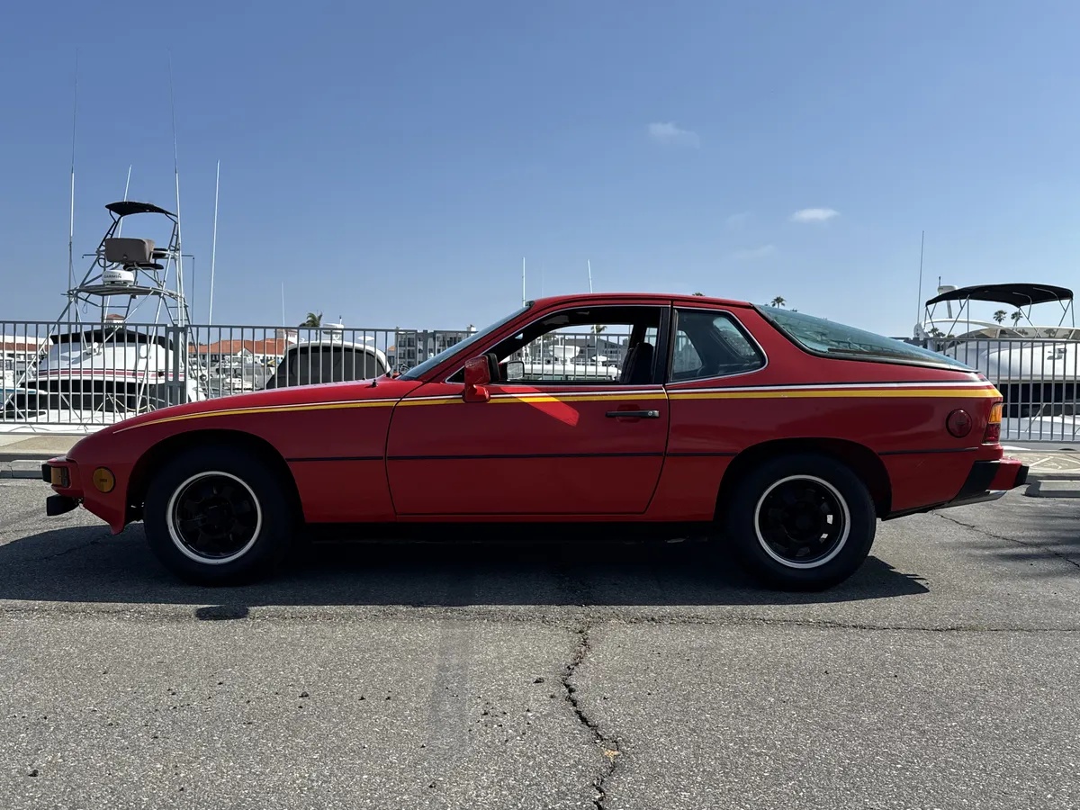 Porsche-924-1979-Guards-Red-Tartan-Red-7