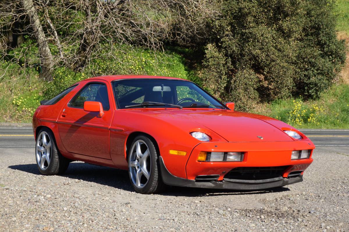 Porsche-924-1985-red-23