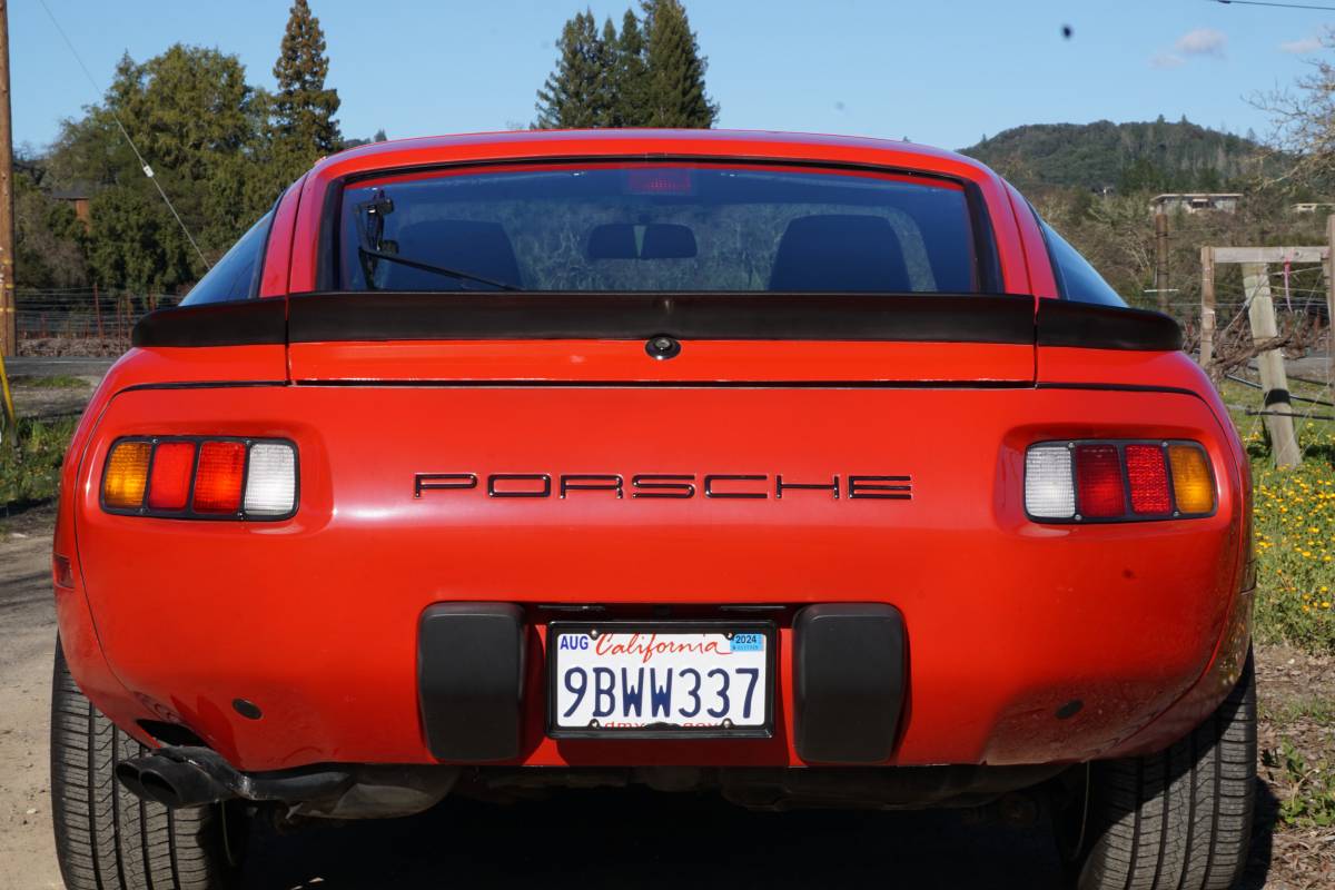 Porsche-924-1985-red-28