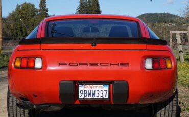 Porsche-924-1985-red-9