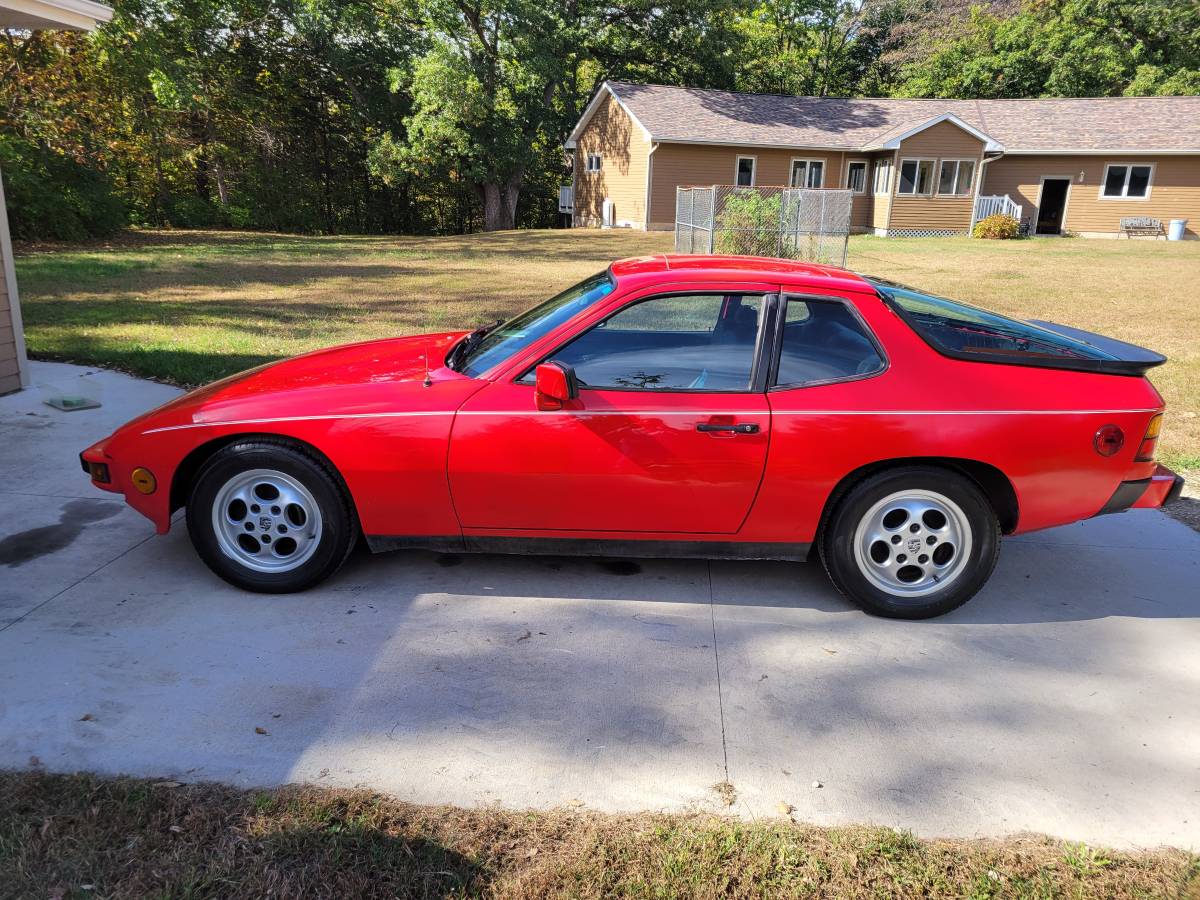 Porsche-924-s-1987-red-1