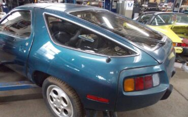 Porsche-928-1980-green-17