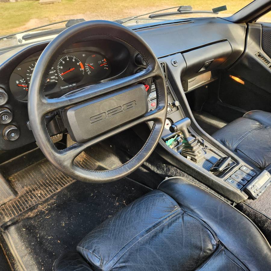 Porsche-928-1980-grey-3