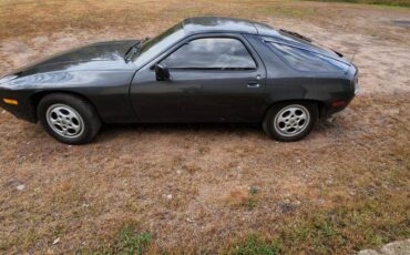 Porsche-928-1980-grey-7