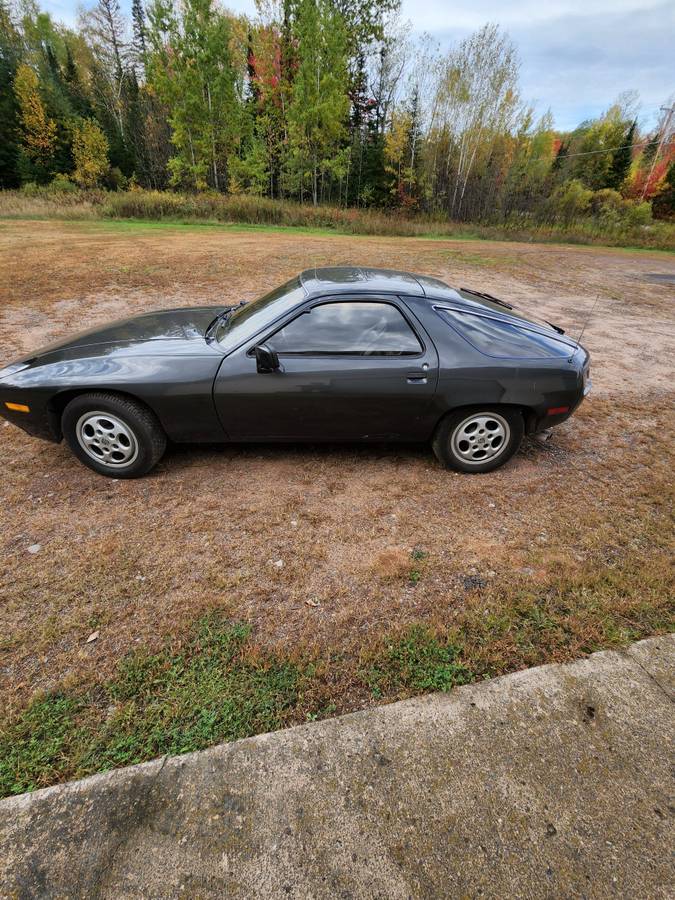 Porsche-928-1980-grey-7