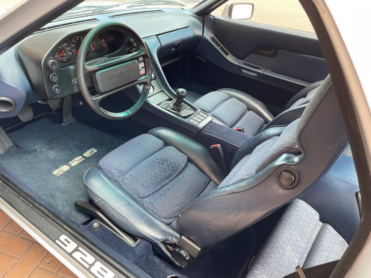 Porsche-928-1980-silver-23