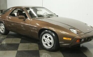 Porsche-928-1982-3