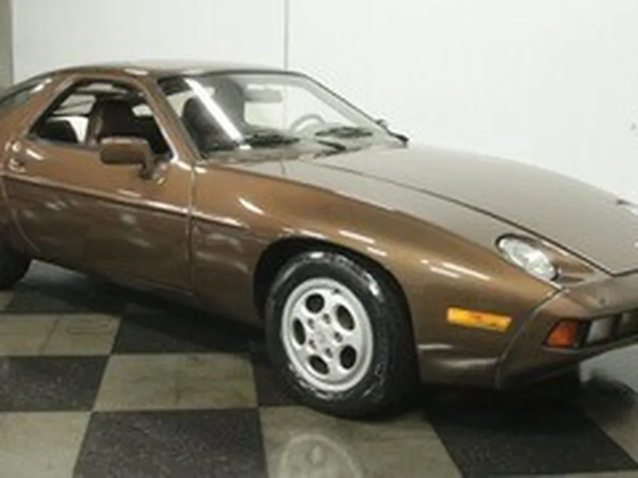 Porsche-928-1982-4