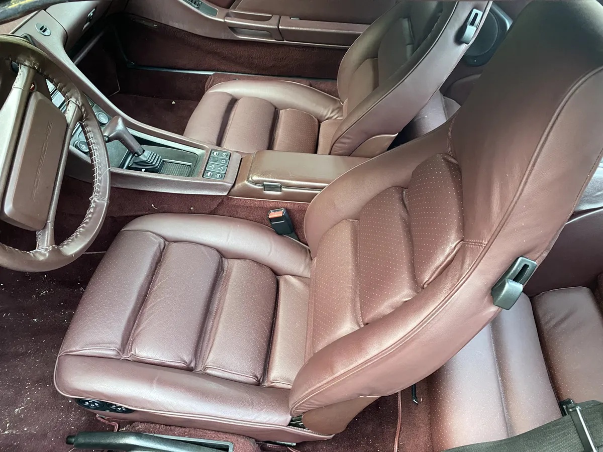 Porsche-928-1986-Burgundy-Burgundy-13