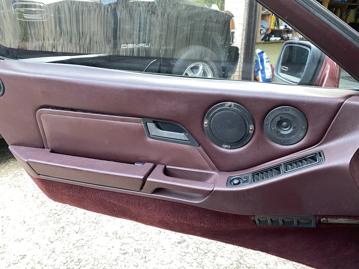 Porsche-928-1986-Burgundy-Burgundy-17