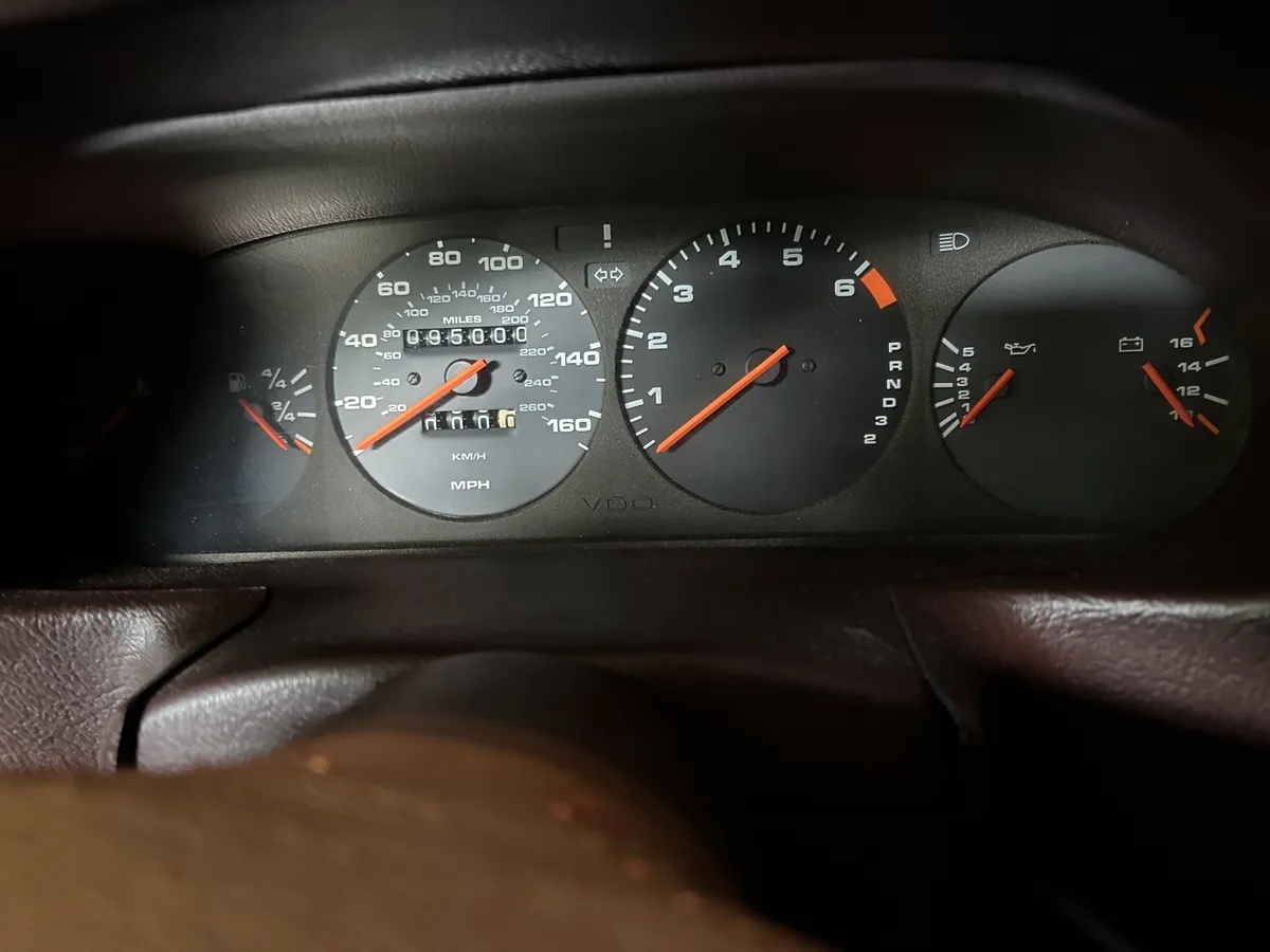 Porsche-928-1986-Burgundy-Burgundy-2