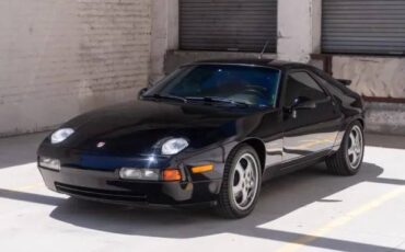 Porsche-928-gts-1994-black-3