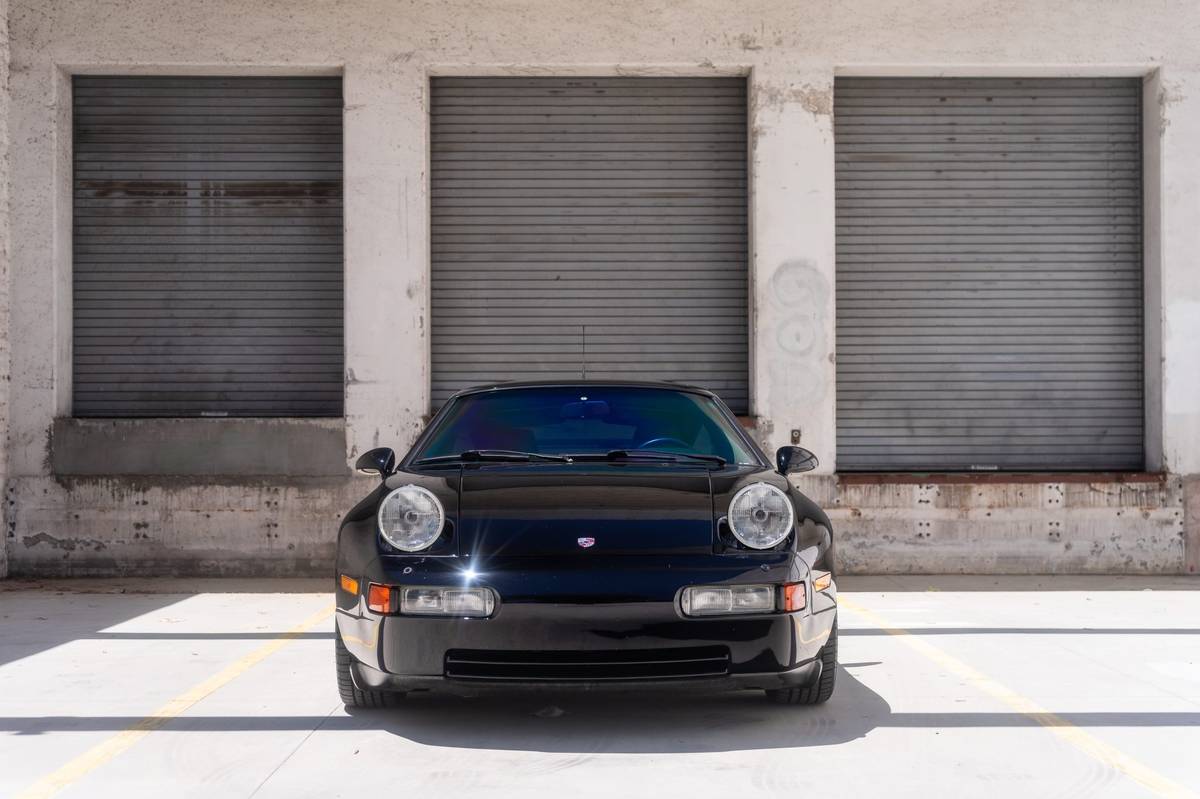 Porsche-928-gts-1994-black-31